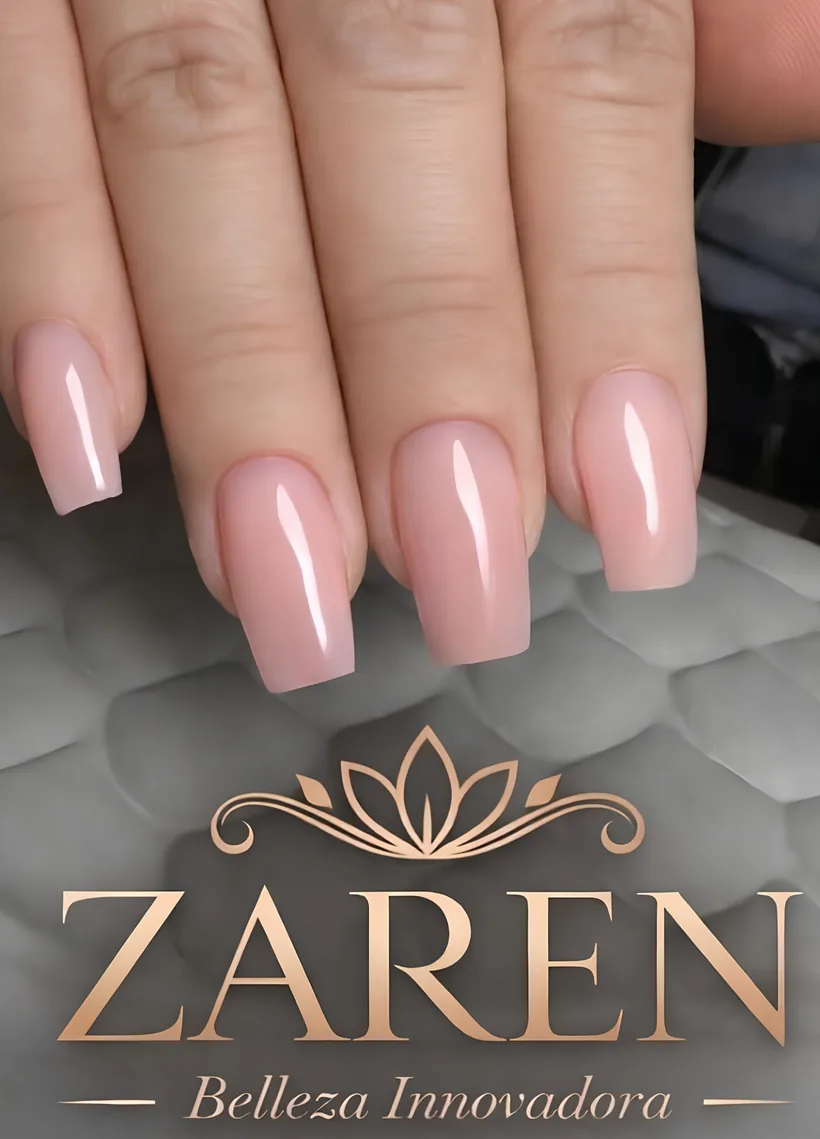 Uñas con brillo delicado
